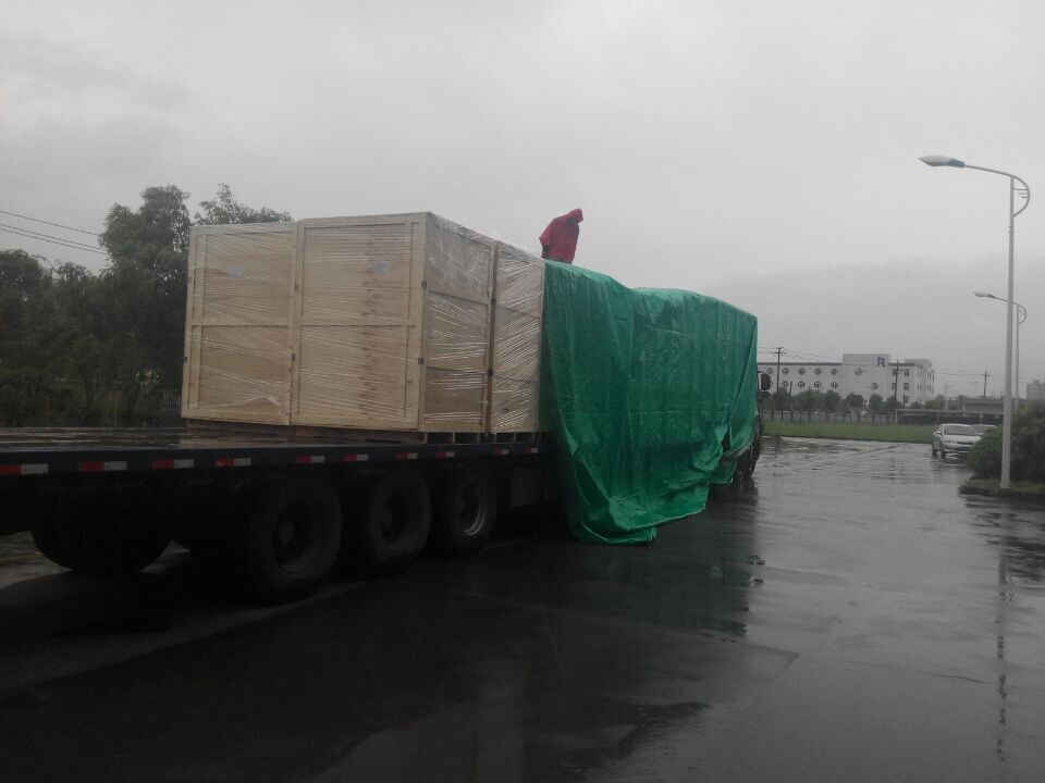 2017年6月北京創(chuàng)聯(lián)匯通電氣-雨中發(fā)貨現(xiàn)場，一直以顧客服務(wù)為較好